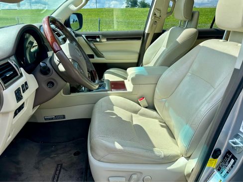 Used 2015 Lexus GX 460 Luxury w/ Preferred Accessory Package AWD/4WD image 11
