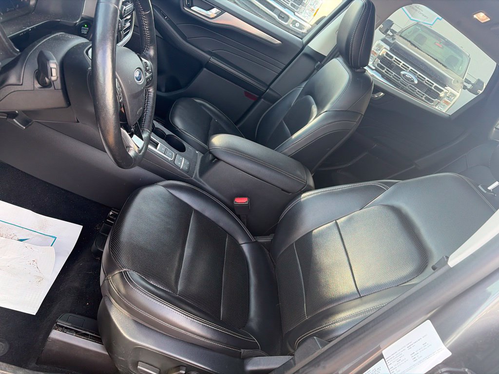 Used 2021 Ford Escape Titanium AWD/4WD image 9