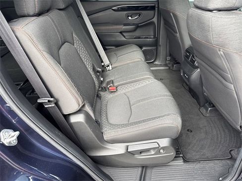 Used 2023 Honda Pilot Sport image 32