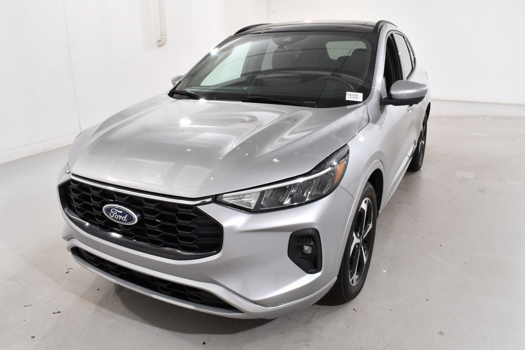 Used 2023 Ford Escape ST-Line Select w/ Tech Pack #2 AWD/4WD image 2