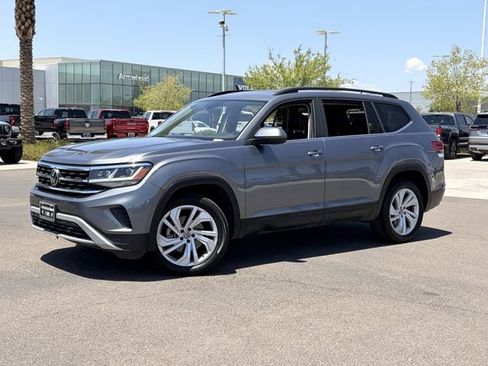 Used 2021 Volkswagen Atlas SE FWD image 2