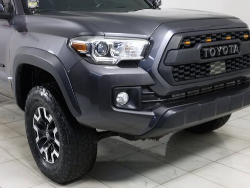 Used 2019 Toyota Tacoma TRD Off-Road image 37