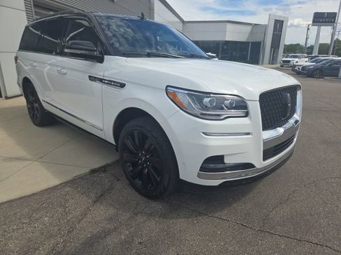 Certified 2024 Lincoln Navigator Black Label AWD/4WD image 14