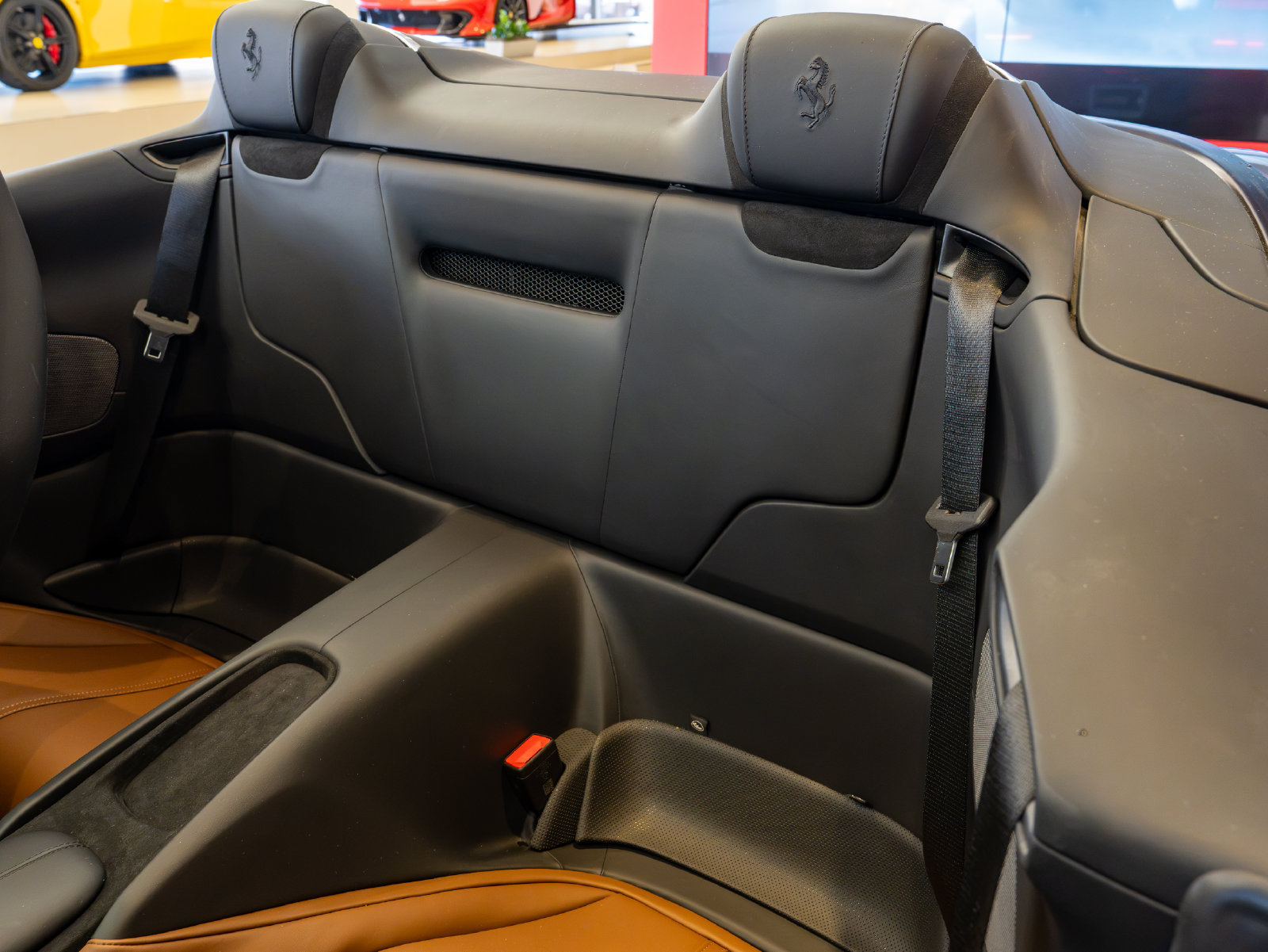 Used 2025 Ferrari Roma Spider RWD image 13