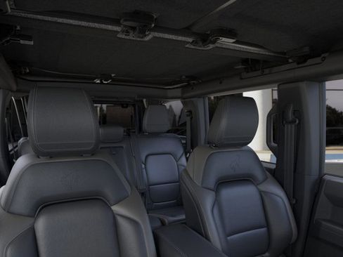 New 2025 Ford Bronco Outer Banks w/ Sasquatch Package image 12