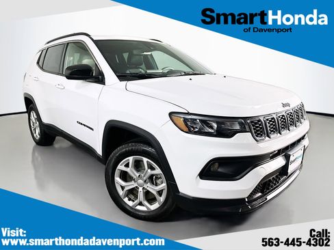 Used 2024 Jeep Compass Latitude image 1