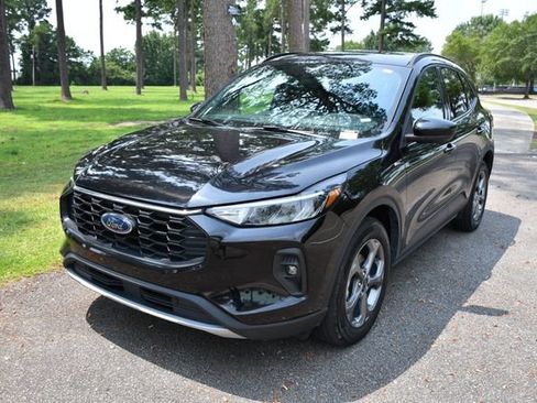 Used 2025 Ford Escape ST-Line Select AWD/4WD image 7