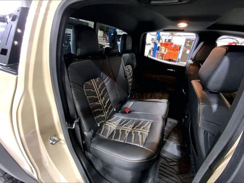 Used 2024 Chevrolet Colorado ZR2 w/ ZR2 Bison Edition image 7