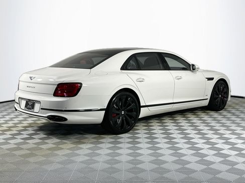 Certified 2022 Bentley Flying Spur V8 image 9