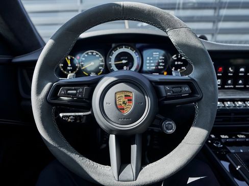 Used 2022 Porsche 911 GT3 image 39