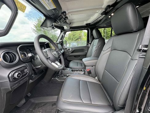 New 2025 Jeep Wrangler Sahara w/ Technology Group image 13