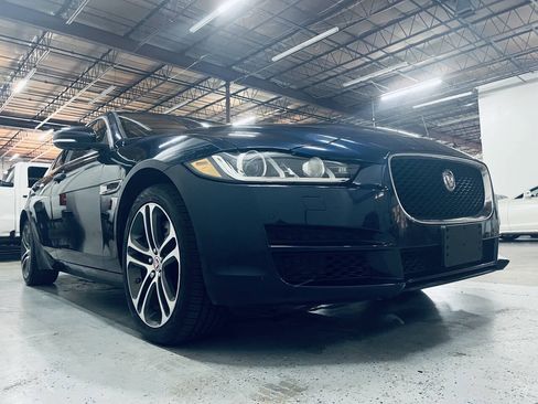 Used 2017 Jaguar XE Prestige AWD/4WD image 3