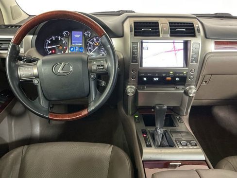 Used 2013 Lexus GX 460 image 9