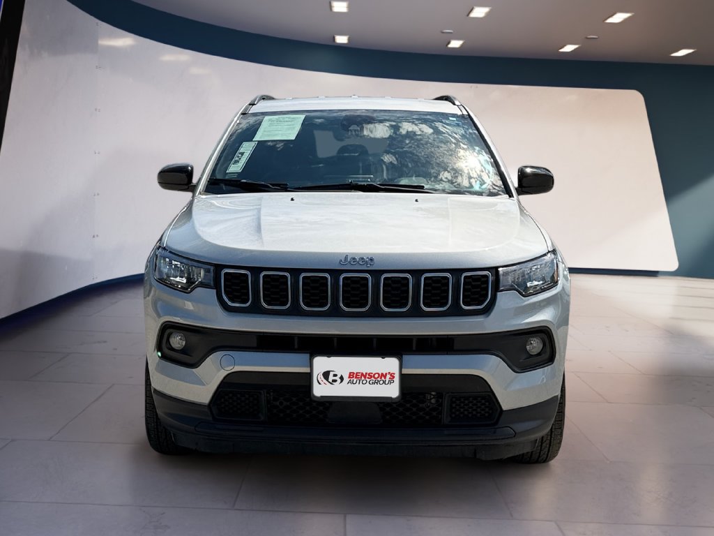 Used 2026 Jeep Compass Latitude AWD/4WD image 8