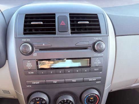 Used 2011 Toyota Corolla LE image 32