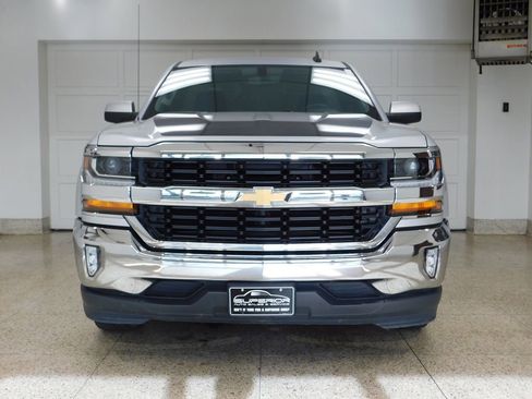 Used 2017 Chevrolet Silverado 1500 LT w/ LT Convenience Package RWD image 3