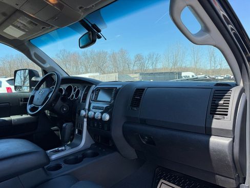 Used 2011 Toyota Tundra 4x4 Double Cab image 19