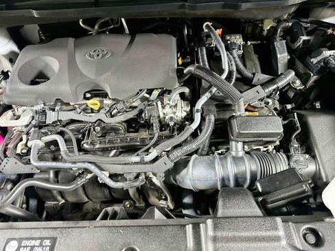 Used 2023 Toyota Sienna XLE FWD image 35