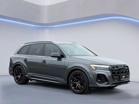 Used 2025 Audi SQ7 Prestige w/ Prestige Package AWD/4WD image 2