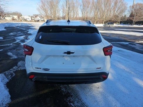 Used 2024 Chevrolet Trax RS w/ Sunroof Package image 5