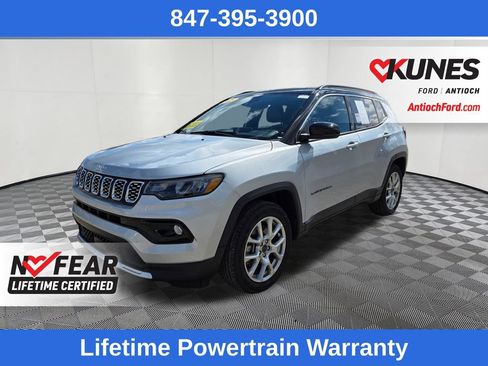 Used 2025 Jeep Compass Limited AWD/4WD image 3
