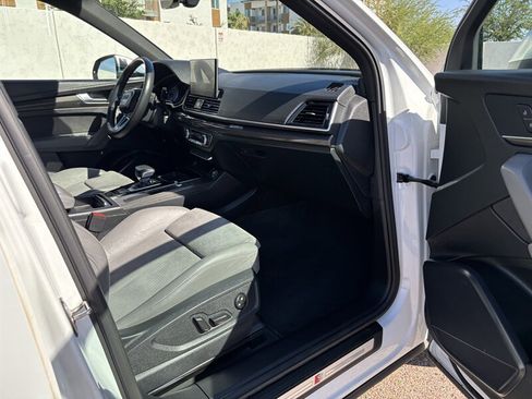 Used 2022 Audi SQ5 Premium image 27