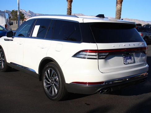 Certified 2025 Lincoln Aviator 2WD image 4