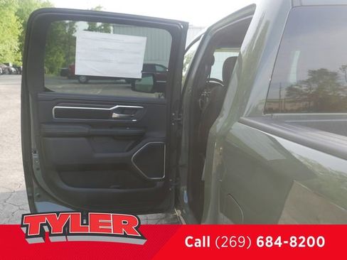 New 2026 RAM 1500 Laramie AWD/4WD image 19