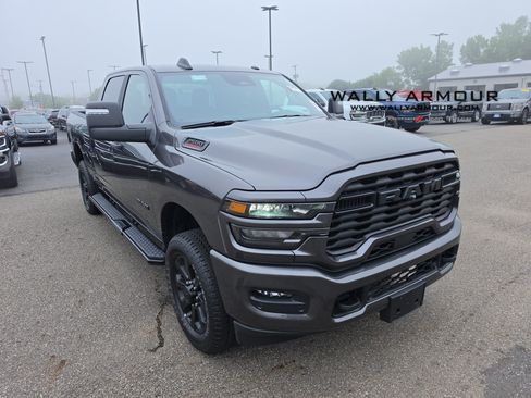 Used 2025 RAM 2500 Big Horn AWD/4WD image 1