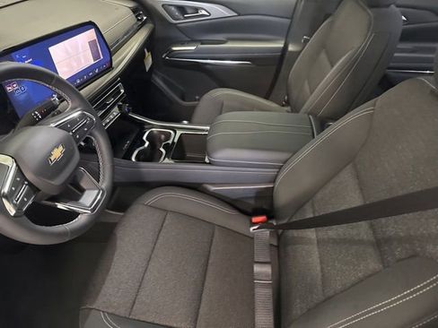 New 2026 Chevrolet Traverse LT FWD image 32