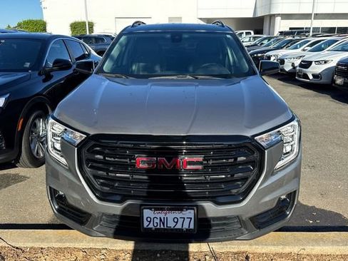 Used 2023 GMC Terrain SLT w/ Elevation Edition FWD image 3