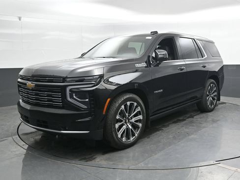 Used 2025 Chevrolet Tahoe High Country AWD/4WD image 8