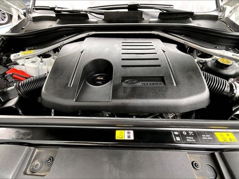 Used 2024 Land Rover Range Rover Sport SE image 10