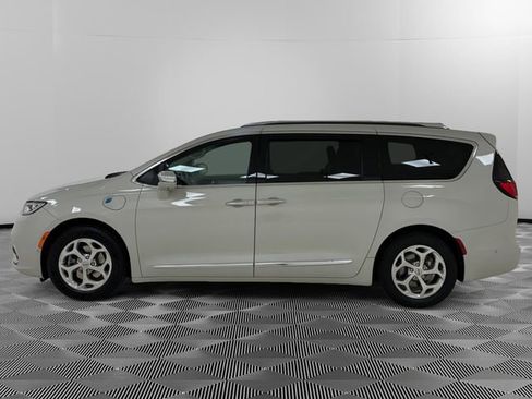 Used 2021 Chrysler Pacifica Limited w/ Premium & Safety Sphere Group FWD image 2