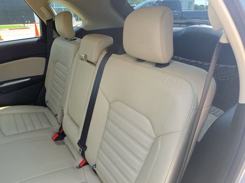 Used 2018 Ford Edge SEL w/ Equipment Group 201A FWD image 18