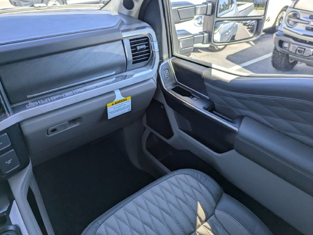 New 2027 Ford F450 Platinum w/ Platinum Plus Package AWD/4WD image 17