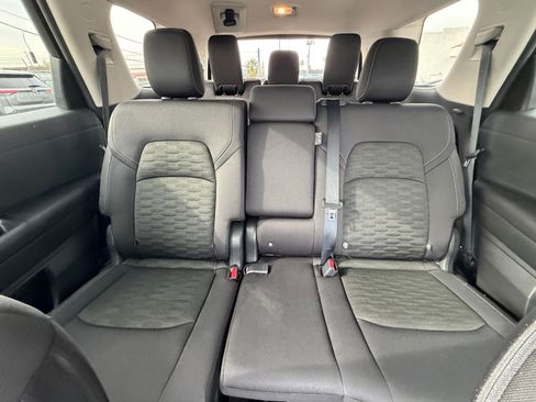 Used 2025 Nissan Pathfinder SV image 40