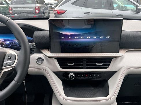 New 2026 Ford Explorer Active image 7