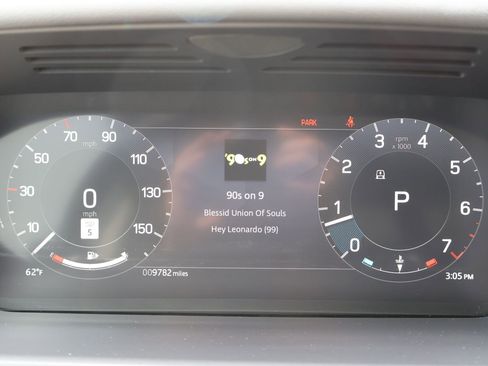 Certified 2025 Land Rover Discovery S AWD/4WD image 18