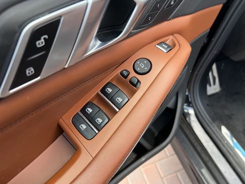 Used 2022 BMW X5 xDrive40i w/ M Sport Package image 15