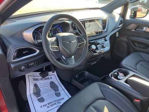 New 2026 Chrysler Pacifica Select AWD/4WD image 13