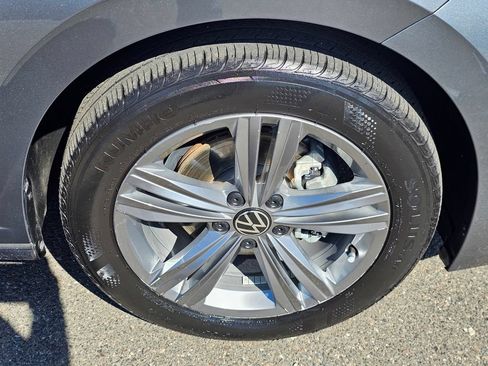 Used 2024 Volkswagen Jetta SE FWD image 7