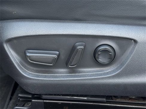 Used 2021 Toyota Camry SE image 24