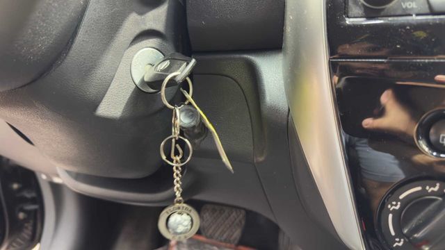 Used 2018 Nissan Versa Note SV FWD image 26