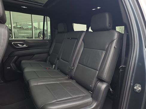 Used 2021 Chevrolet Suburban LT image 33