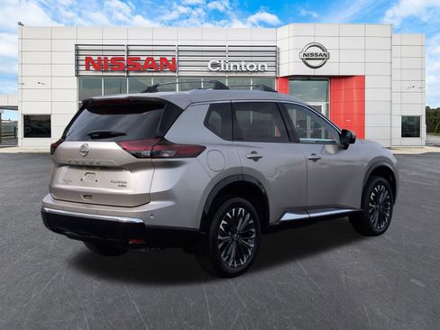 New 2026 Nissan Rogue Platinum AWD/4WD image 3