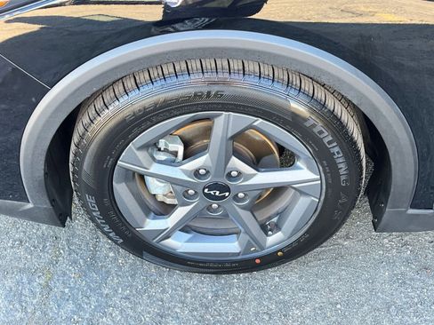 Used 2025 Kia K4 LXS image 29