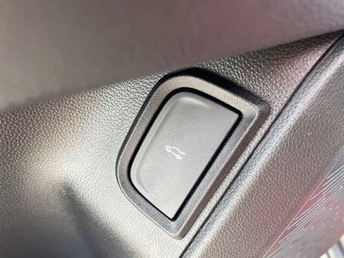 Used 2025 Chevrolet Equinox ACTIV w/ Safety and Technology Package FWD image 10