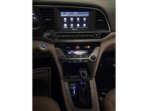 Used 2018 Hyundai Elantra Limited image 31