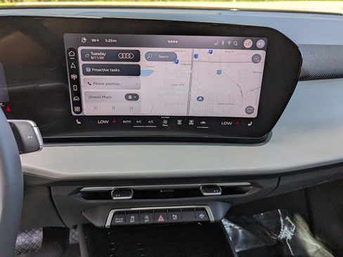 New 2026 Audi Q3 quattro 2.0T AWD/4WD image 21